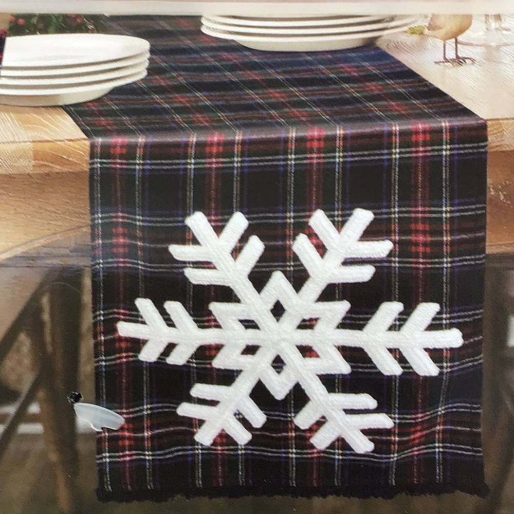 Santa’s Workshop Plaid Embroidered White Snowflake Applique Table Runner 72” NWT